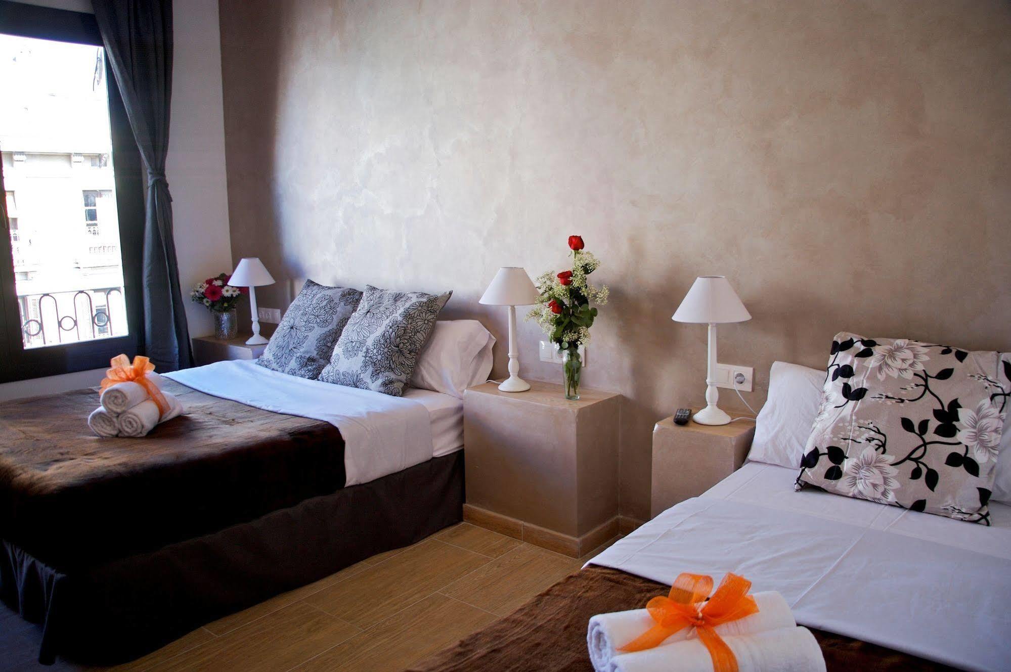 Hostal Agua Alegre Barcelona Eksteriør billede